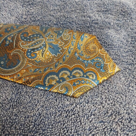 Jos A Bank Reserve 100% Silk Tie Gold Blue Paisley 60in X 3in - Picture 2 of 6